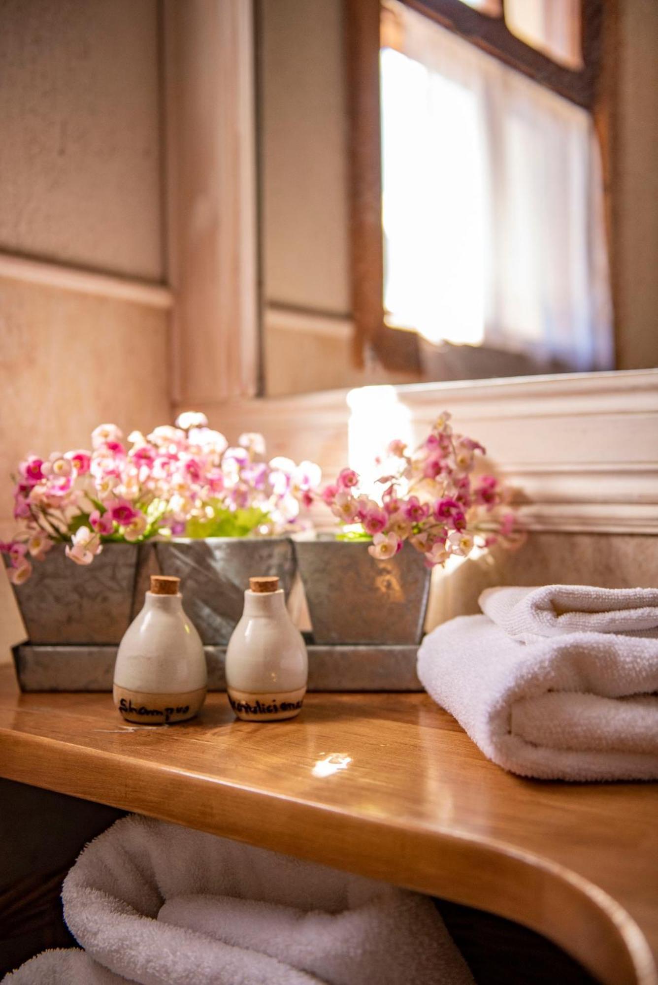 Arelauquen Bungalows & Suites San Carlos de Bariloche Exteriör bild